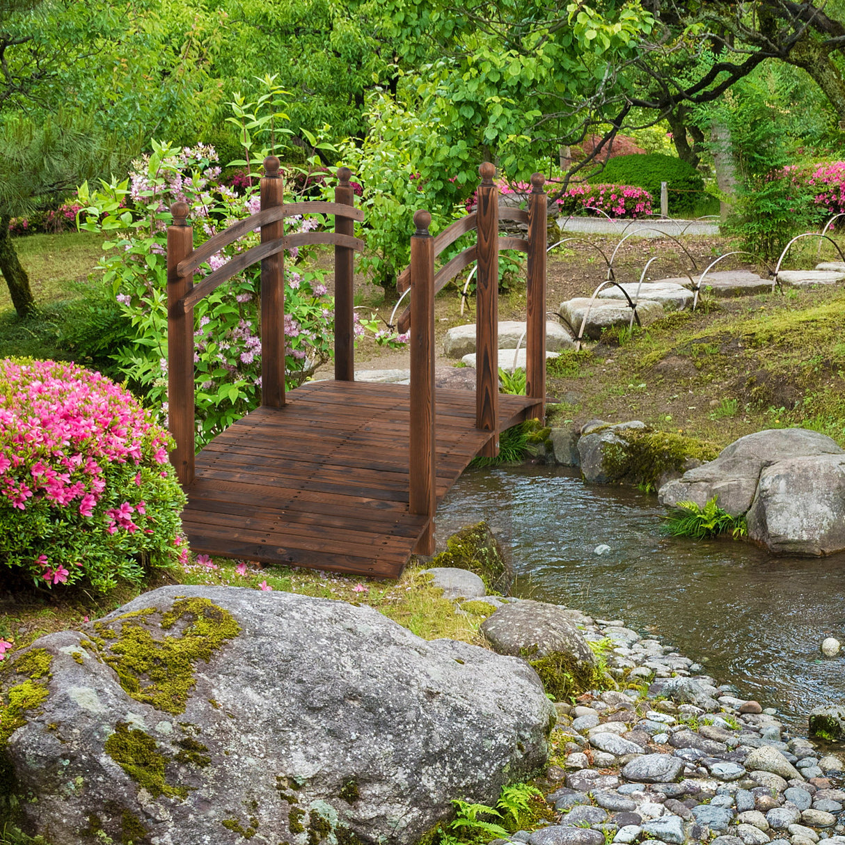 Outsunny - Fir Wood Garden Bridge Arc Walkway With Side Railings, Perfect For Backyards, Gardens, & Streams, Carbonized - Brown